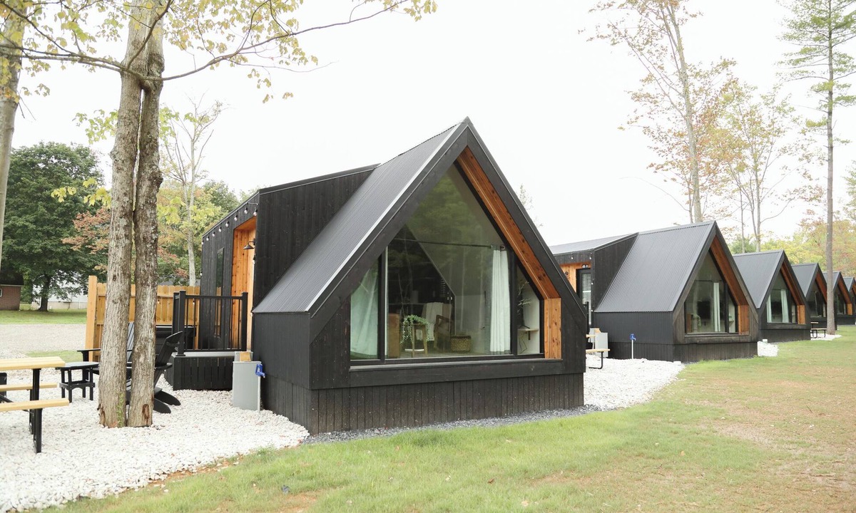 Milroy Cabin | Modern Tiny Home 25/With Hot Tub!