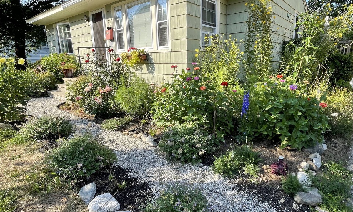Willard House | Monthly/Weekly/Nightly Rental- Cozy, Pet Friendly Home in Beach Neighborhood