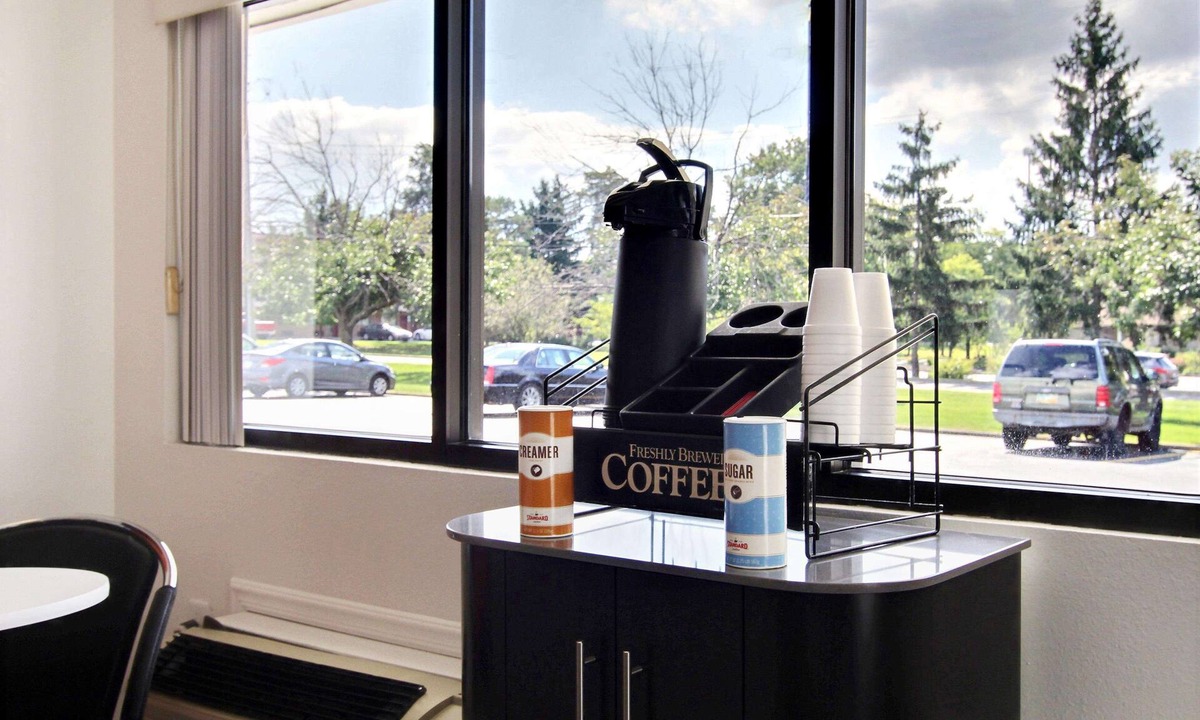 Middleburg Heights Hotel | Motel 6 Middleburg Heights, OH - Cleveland
