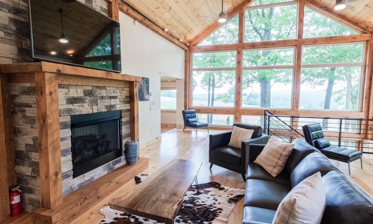 Centre Hall Cabin | Mount Nittany Lodge - Luxury Mountaintop Home, Chef's Kitchen, 5 BR's 4 Baths