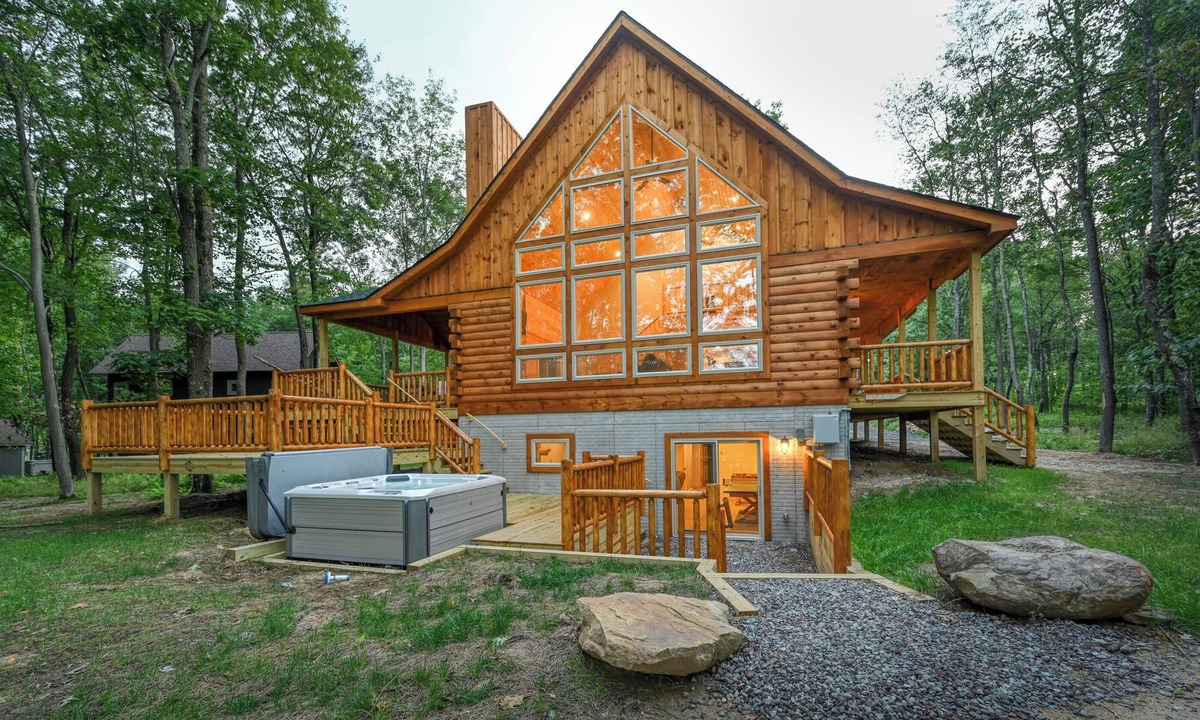 McHenry Ski Chalet | Mountain Escape! Deep Creek Lake Maryland