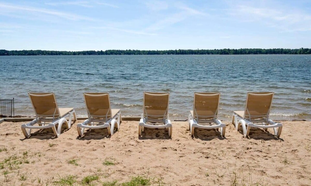 Mayfield Apartment | Multi-units with lake views and beach access