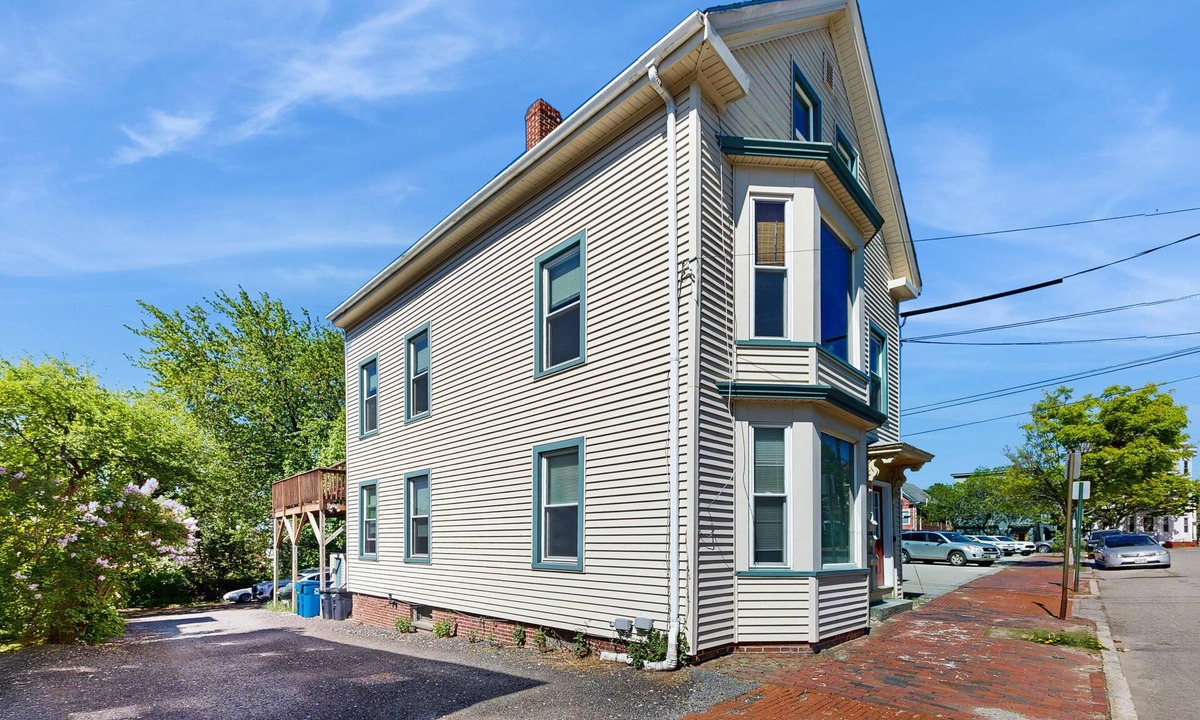East End House | Munjoy Hill hideaway with AC - walk to dining & Eastern Promenade