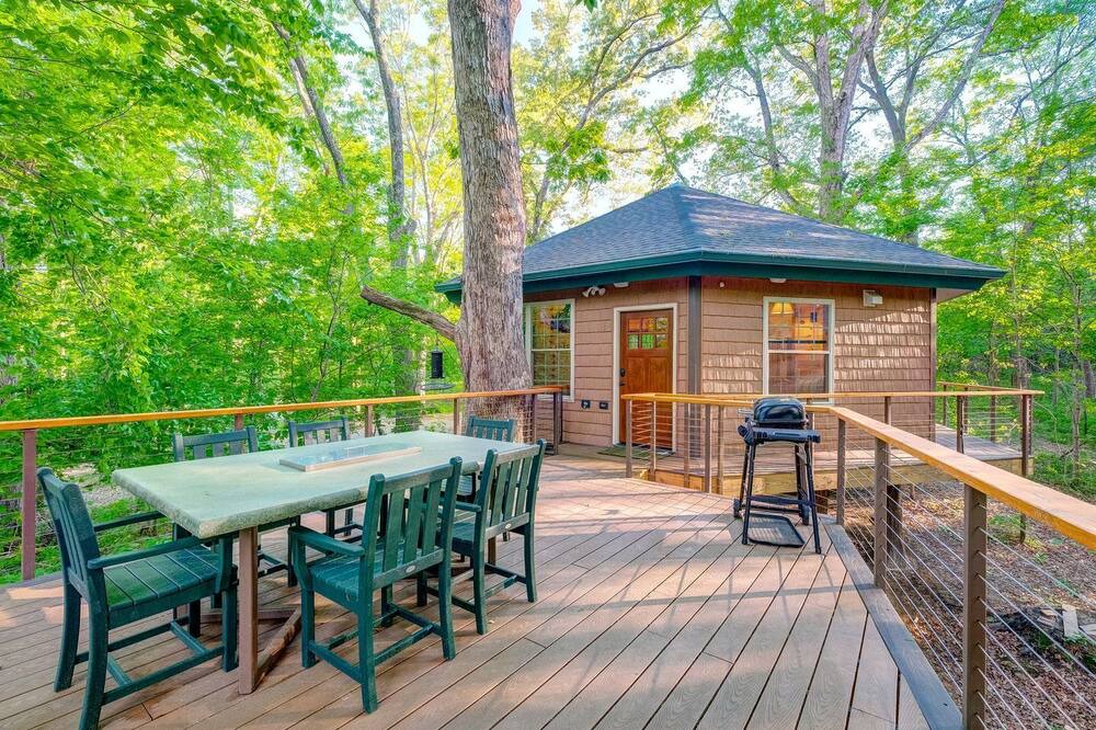 Greenbrier Cabin | Nashville Area Luxury Tree House Accommodation for a Tennessee Getaway