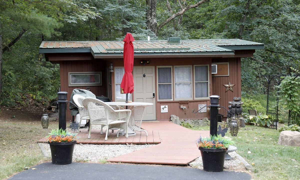 Oxford Cabin | Nature Nook Cabin, your peaceful hideaway ~ 25 mins to the Dells