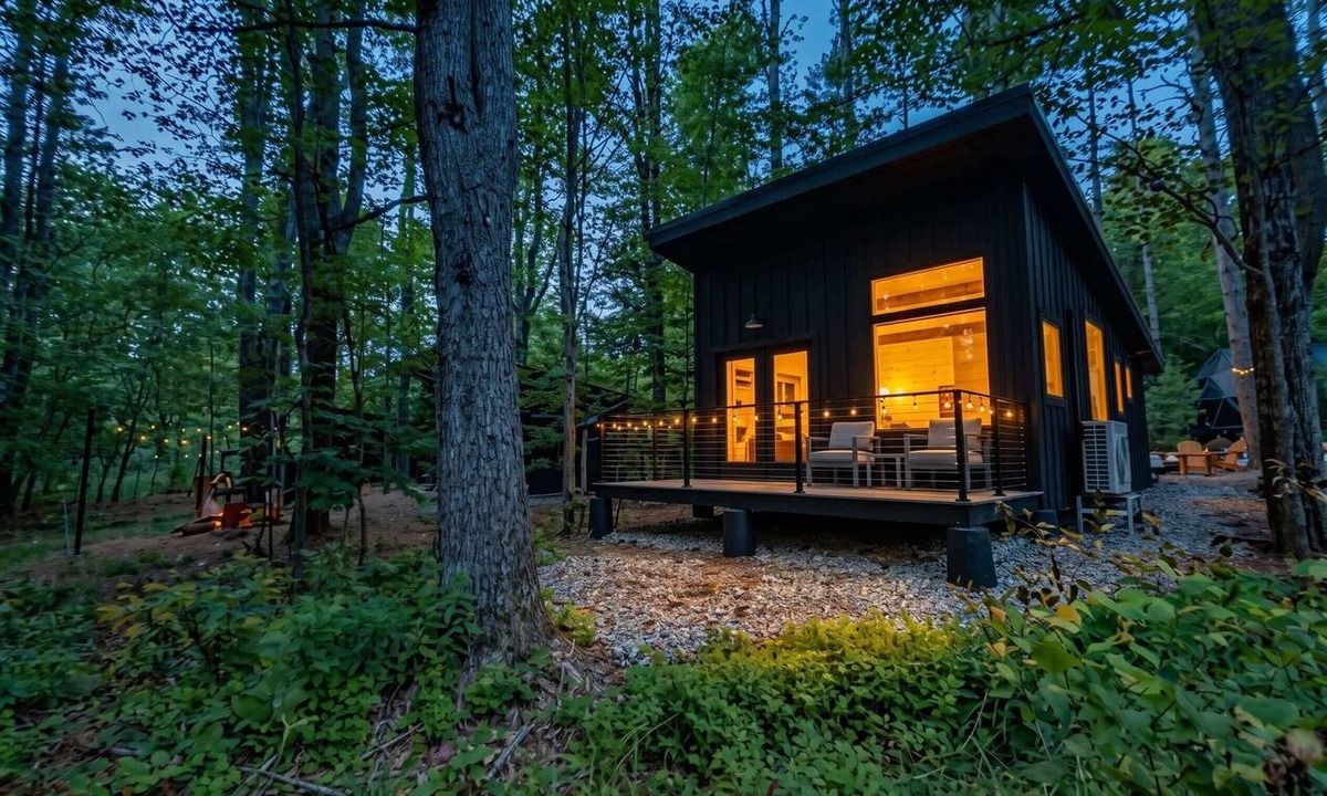 Freeport Cabin | Nature view cabin in the pines w/full bath - 05