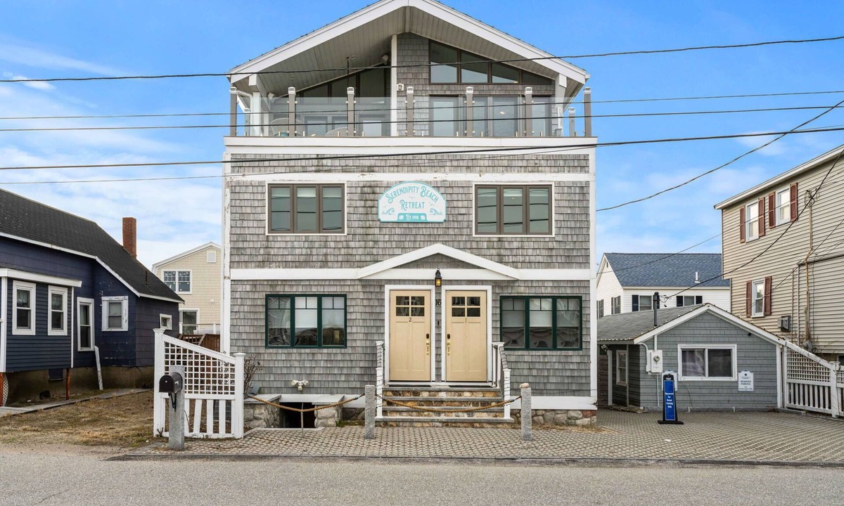 Salisbury Condo | Nautical & Yoga Retreat
