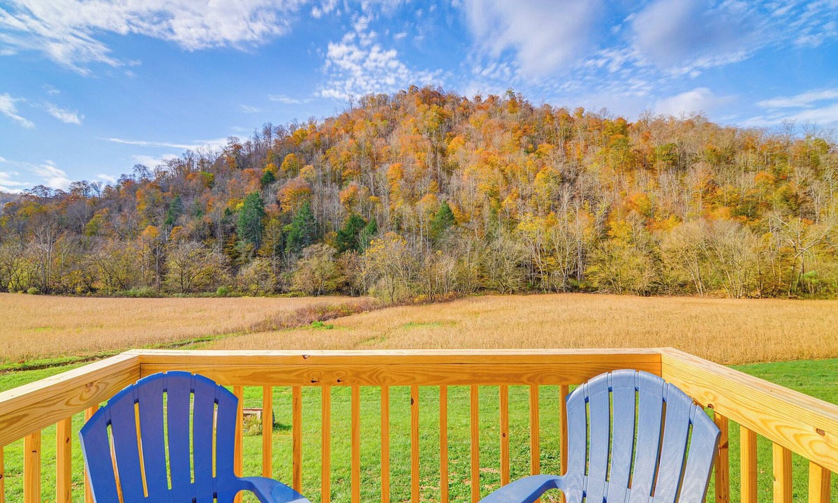 Eriline House | Near ATV & Hiking Trails: Home w/Deck in Oneida!