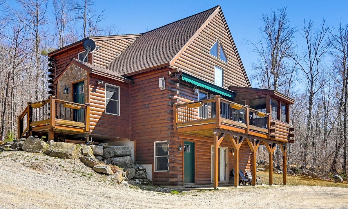 South Pond Shores Cabin | Near Ponds, Hiking & Mtn Biking! Greenwood Cabin