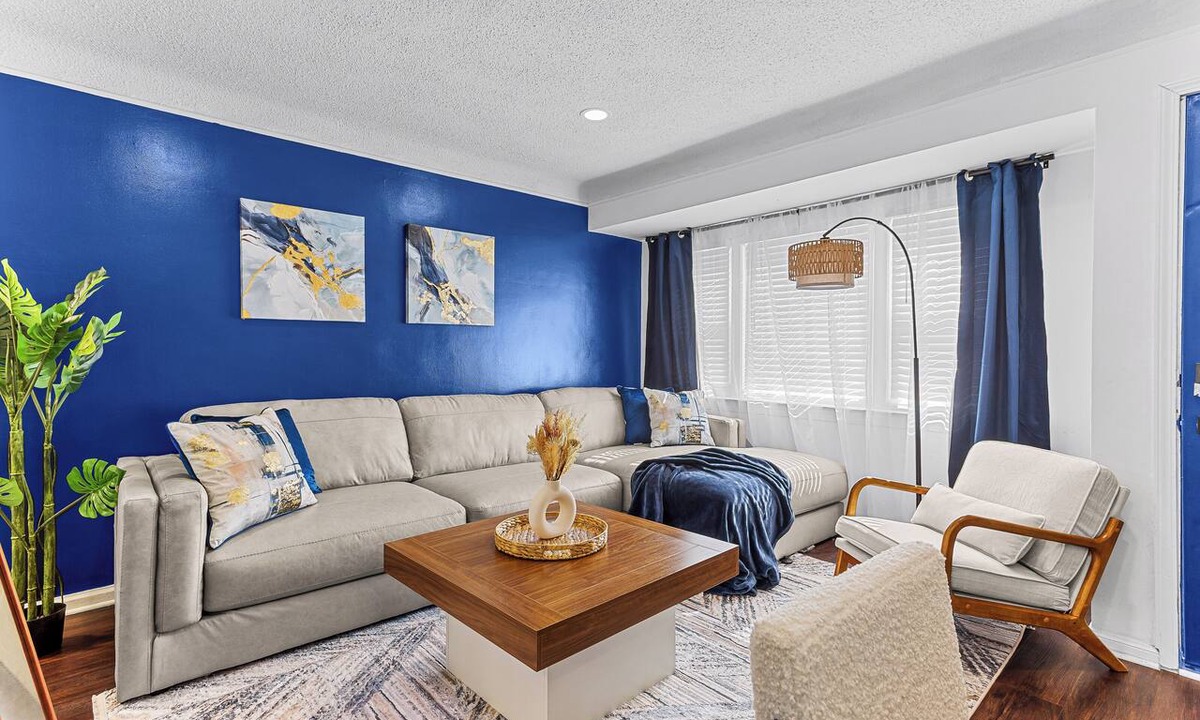 Melvindale House | New! 450Mbps Wi-Fi Cozy Work & Relax Retreat!