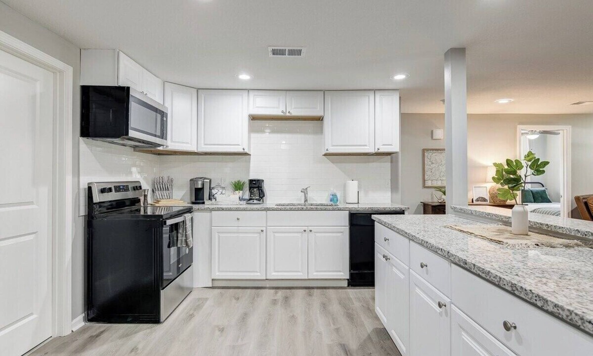 South Kansas City House | New 4BD Hiking+MoutainBikeTrails