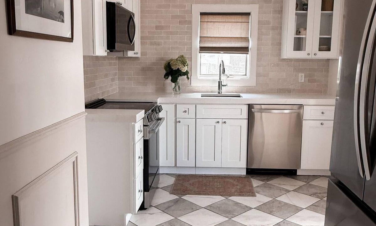 Southern Coast House | NEW 4BR Coastal Home with AC Steps to Kinney Shores Beach ⭐