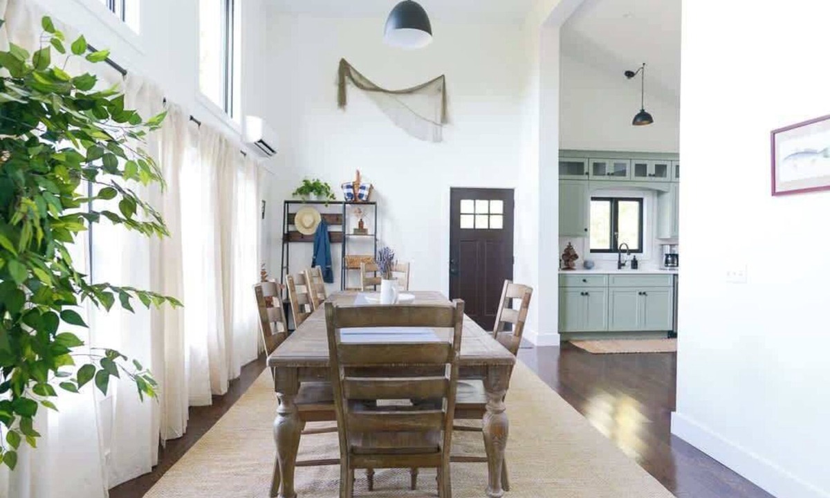 Standish House | New and Spacious Family Home Close to Sebago Lake