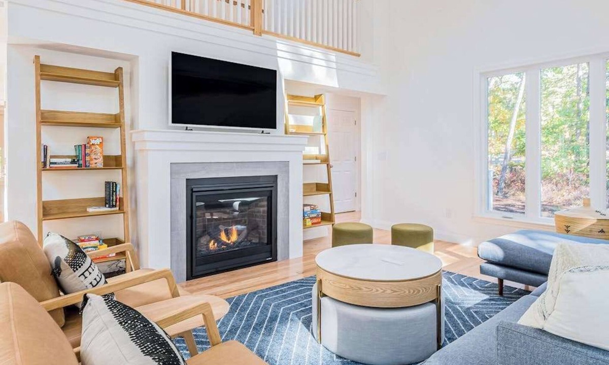 Wellfleet House | New-build retreat with furnished deck, fireplace, & washer/dryer - near beaches