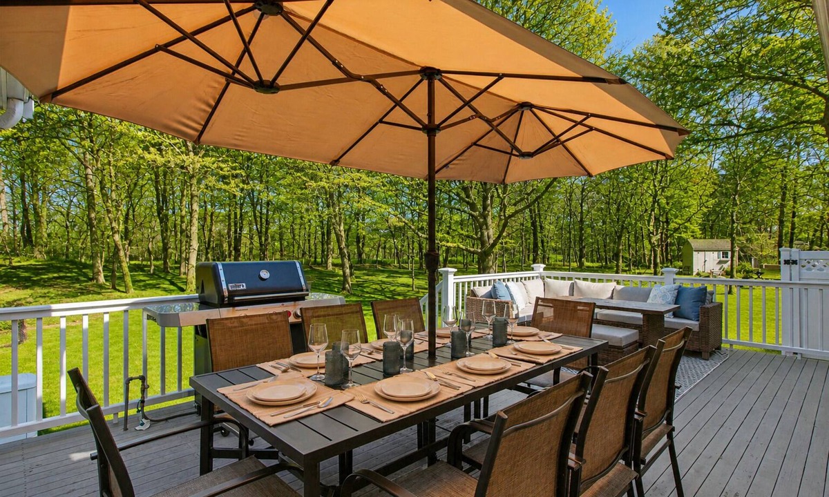 Harwich House | NEW-Central Location-Spacious Deck-Foosball-Kid-Friendly-Finished Basement