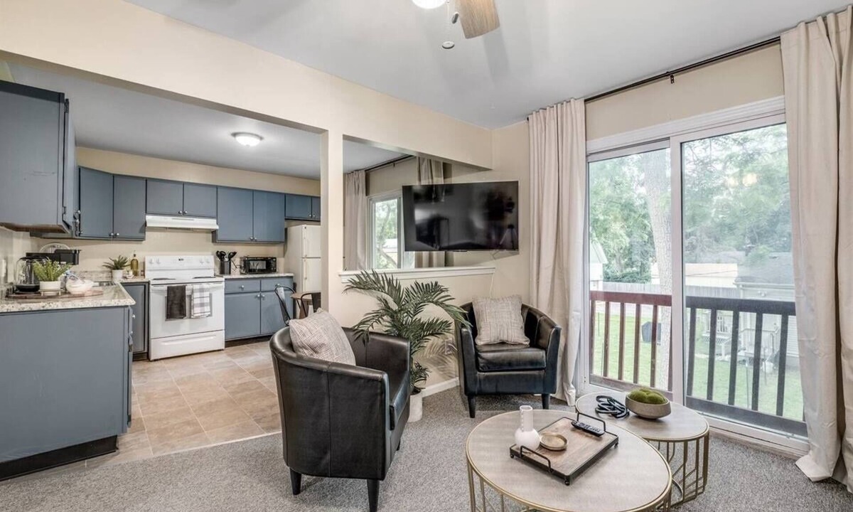 Ypsilanti Apartment | NEW! Chic Remodeled Retreat Near EMU: Easy Commute