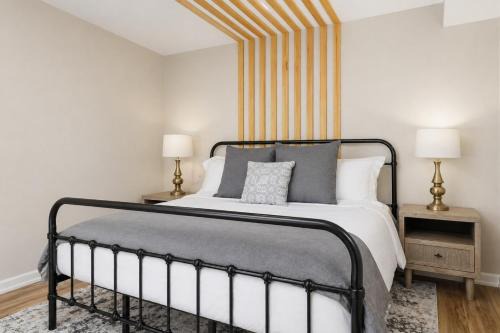 Roseville Apartment | New! Cozy 1BR Upper Unit in the Heart of Roseville