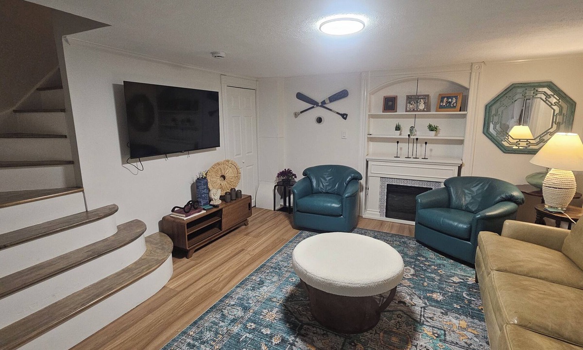 Gloucester Apartment | New England Coastal Residence