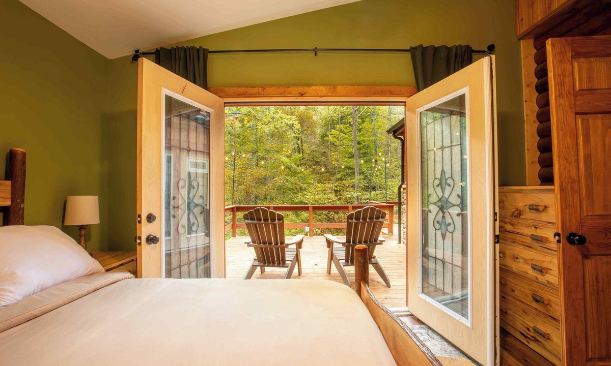 Gallipolis Ferry Cabin | *New Hot Tub* | Diamond Creek | Sleeps up to 6