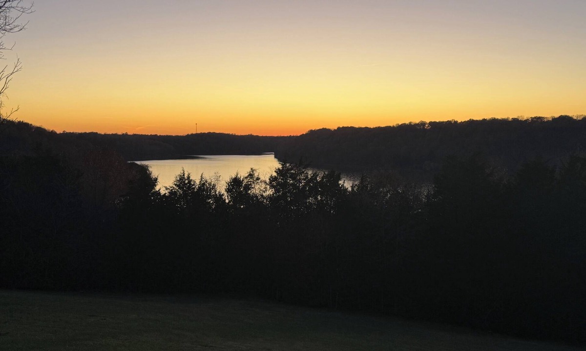 Mount Eden House | NEW / Hot Tub, Hiking, Lake Views, Sleeps 14