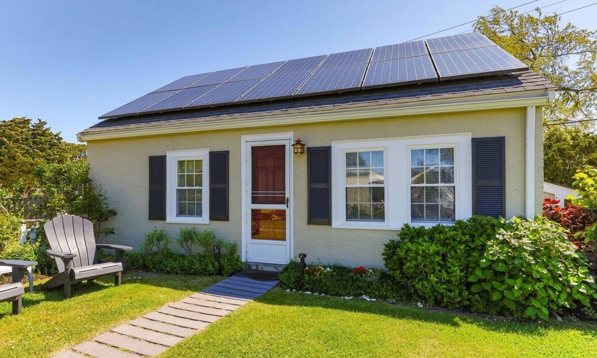 Wellfleet Cottage | NEW in 2026: Bright, Cozy Cottage in Wellfleet; Steps to Beach & Restaurants!