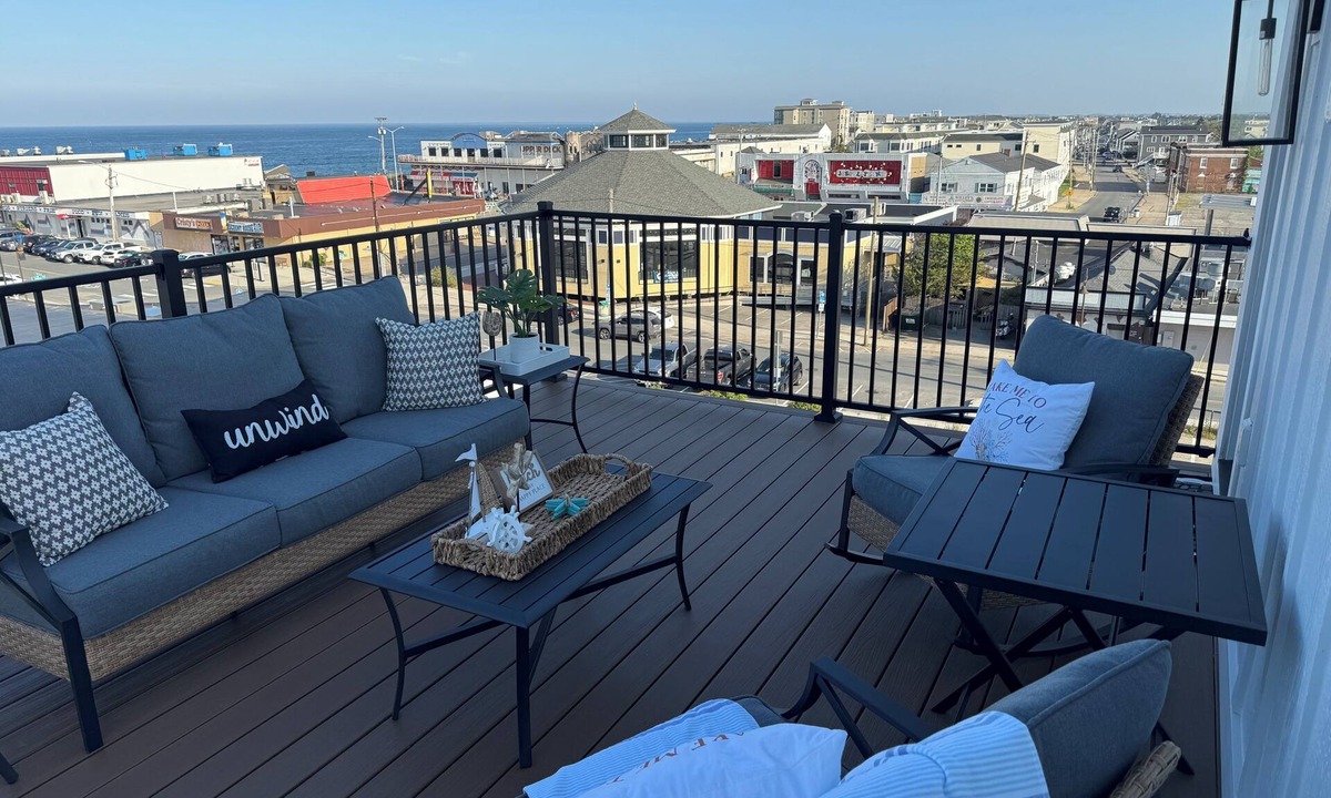 Salisbury Beach Condo | New Luxury 3 bedroom 3.5 baths Condo located in the heart of Salisbury Beach.