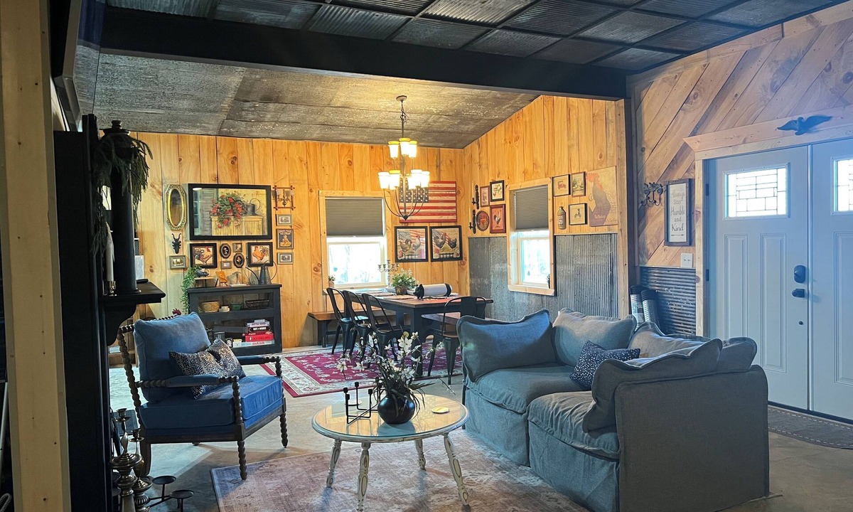 Sloans Valley House | New One of a kind Barndo with fiberWiFi, in tranquil Burnside