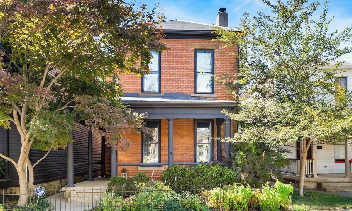 Italian Village House | *NEW* Walk 2 Short North | Hot Tub | Easy Parking