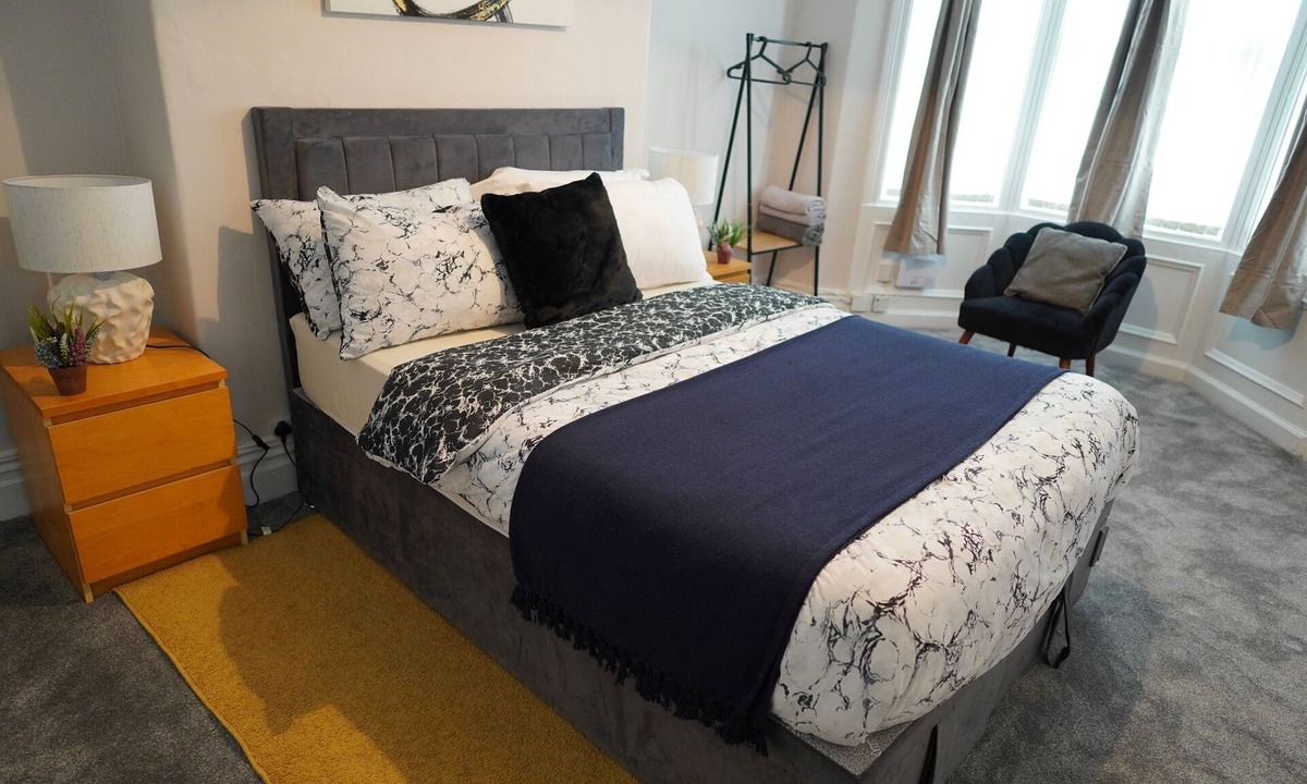 Heaton Apartment | Newcastle Luxury Home, Free Parking