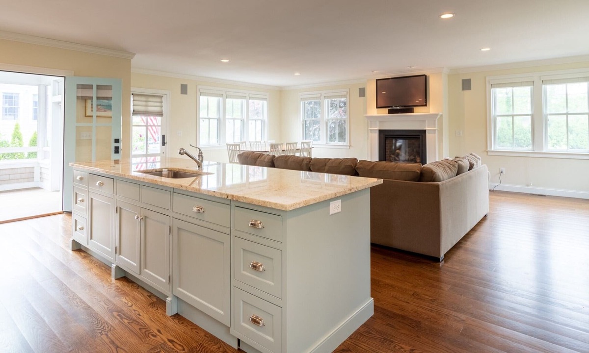 Rye House | Newly constructed (9 years) beach home only steps from Jenness Beach