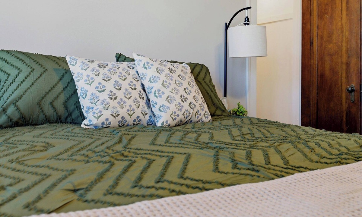 Toledo House | Newly furnished - Free Parking