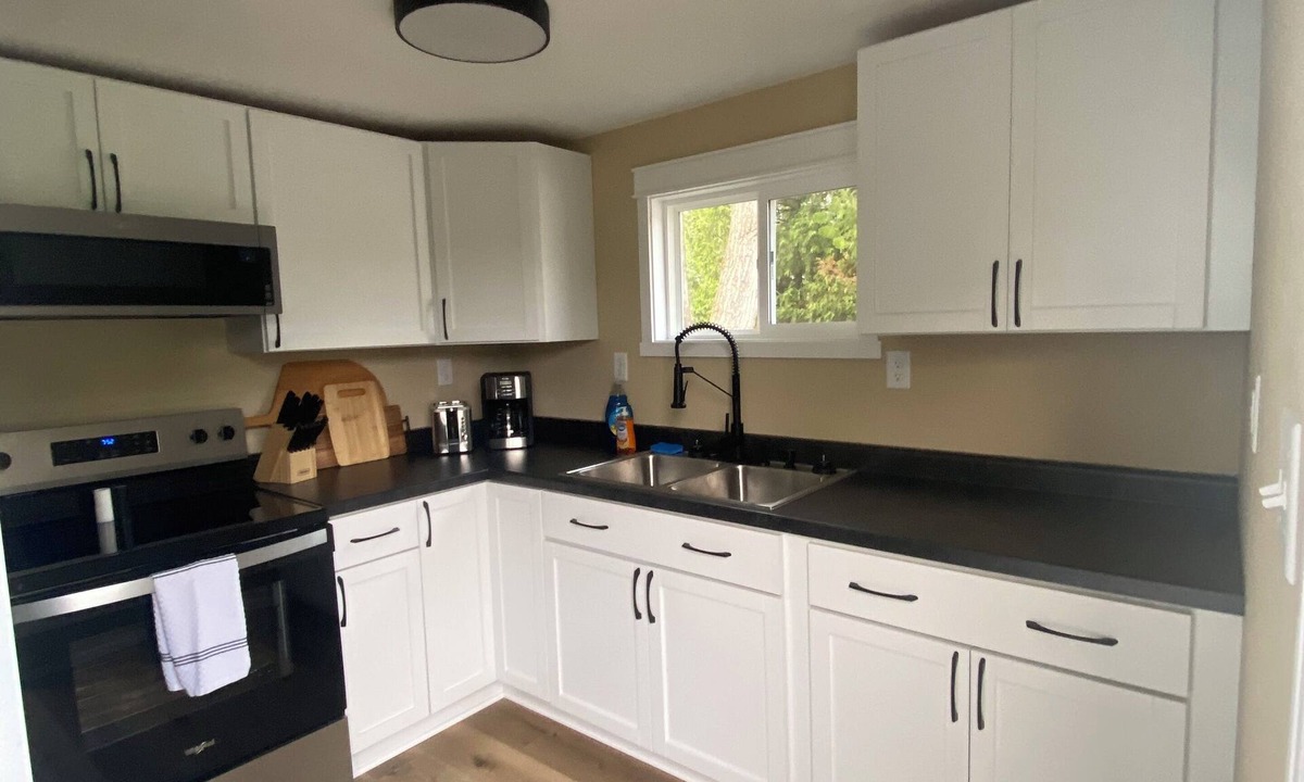 International Falls House | Newly remodeled 2-bedroom house in charming International Falls with AC, WiFi