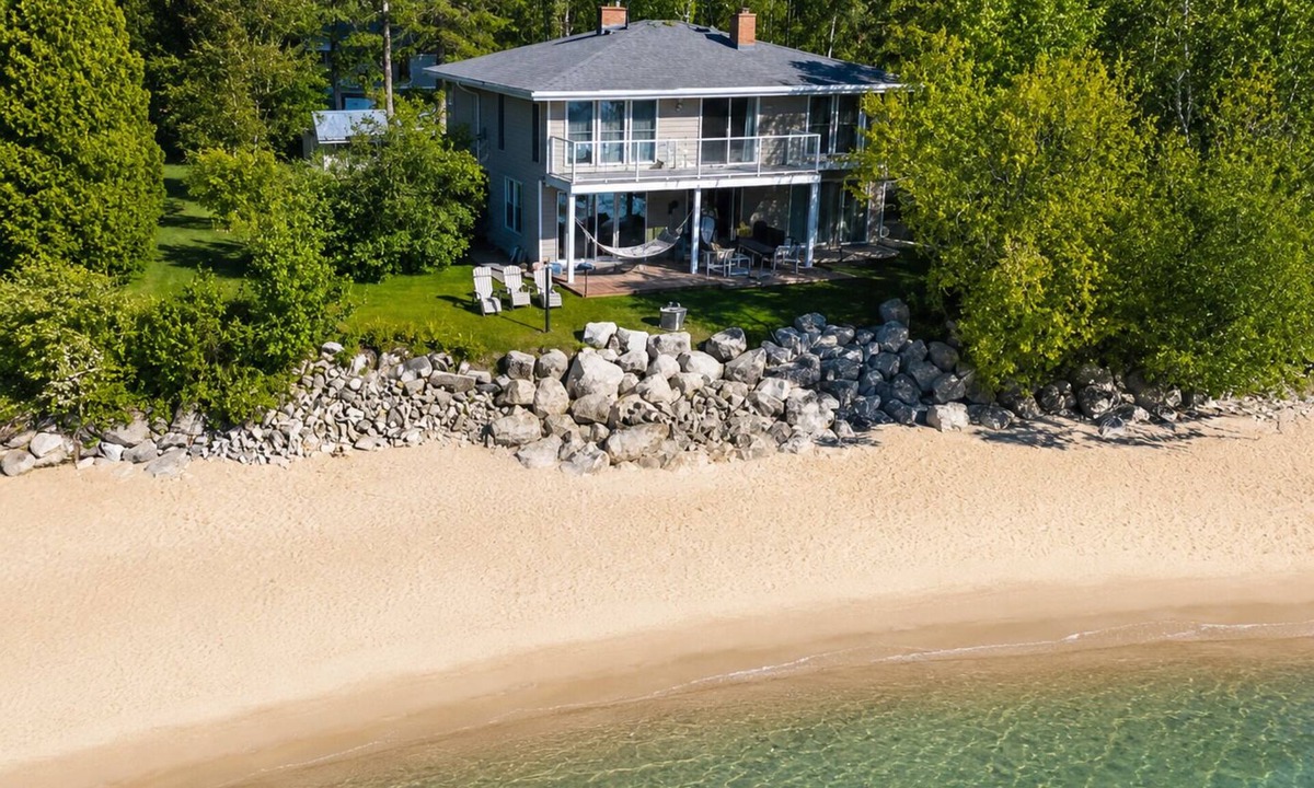Oostburg House | Newly Remodeled Beachfront Home