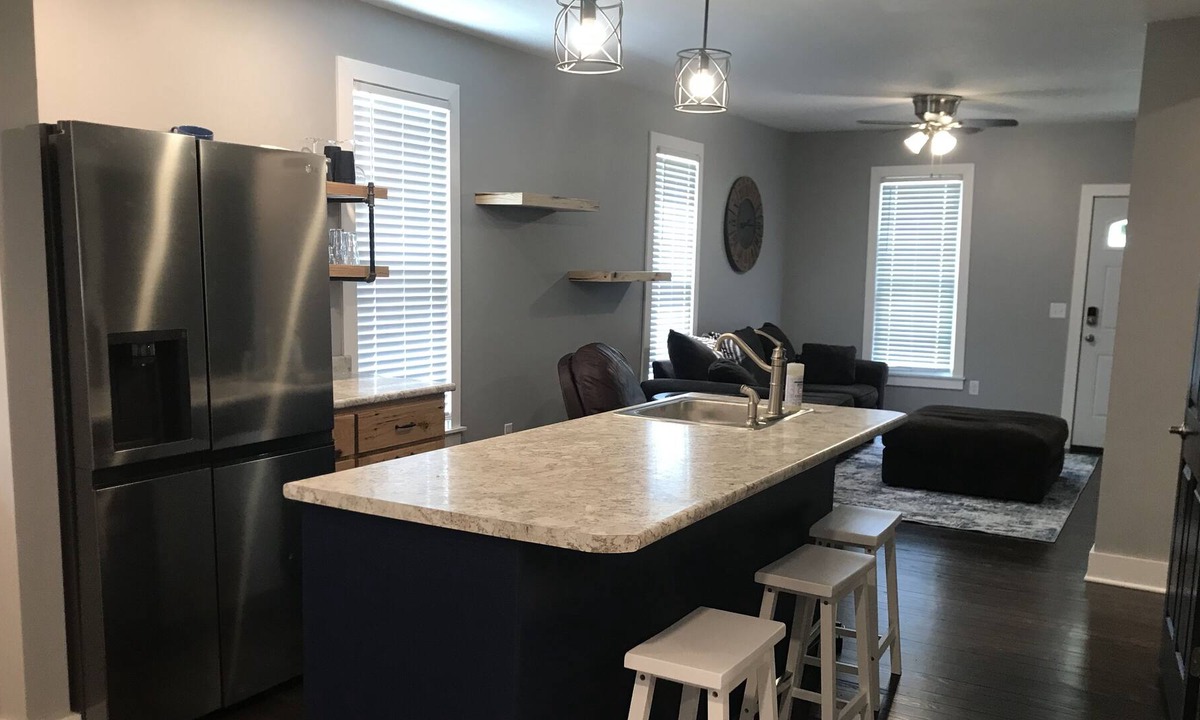 Avilla House | Newly Remolded Cute and clean Home on Main Street
