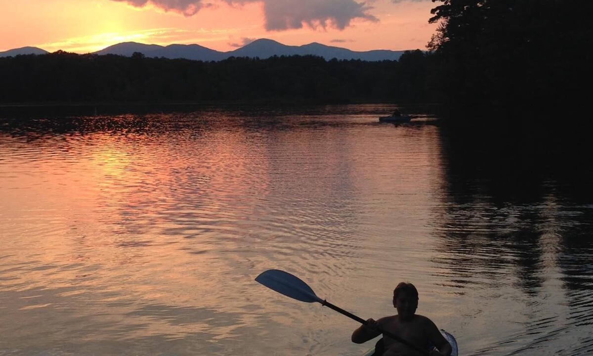 Center Lovell House | NEWLY RENOVATED KEZAR LAKE WATERFRONT COTTAGE