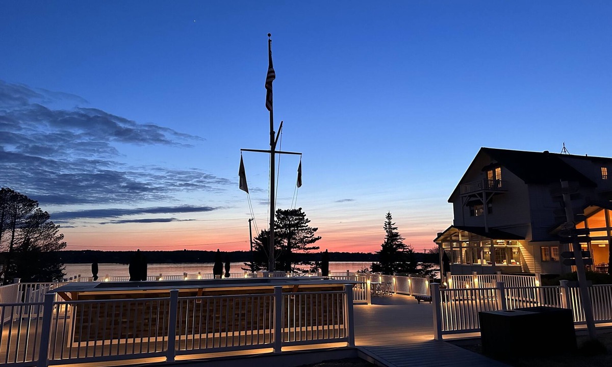 Isle of Springs Cottage | Newly renovated modern guest cottage across from Spruce Point Inn Pet Friendly!