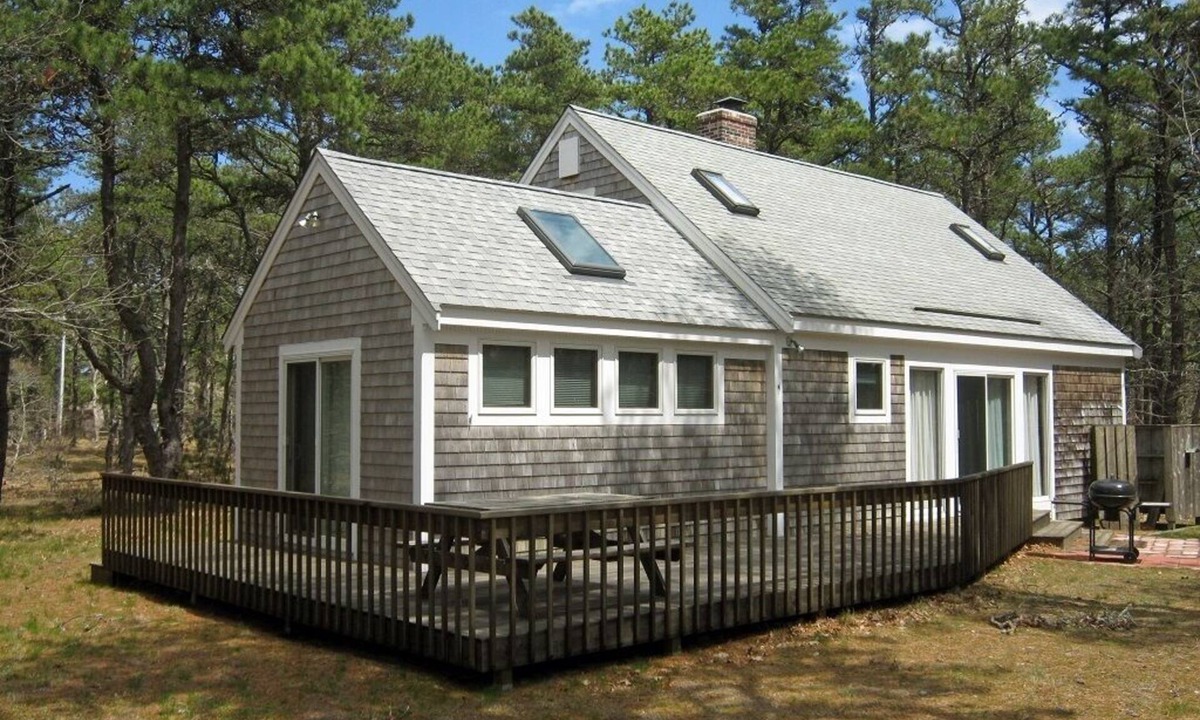 Wellfleet House | Newly Updated Spacious Home in Quiet Wooded Area (1246)