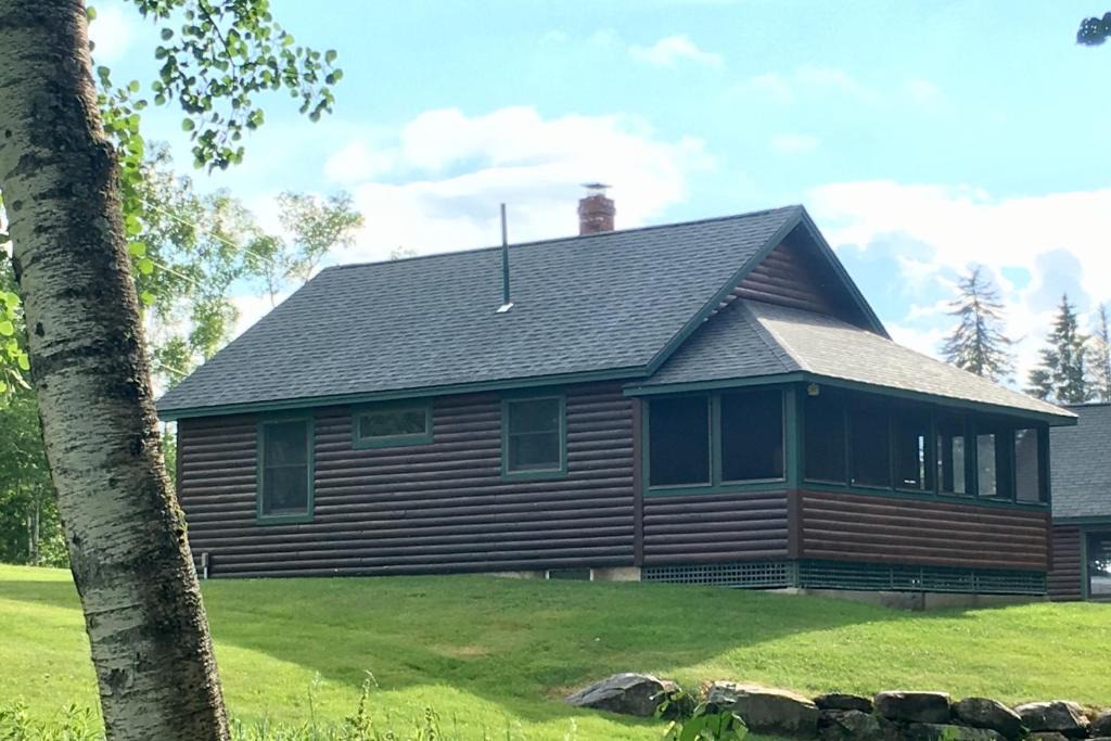 Rangeley Plantation House | Niboban Cabin 7 by Morton & Furbish