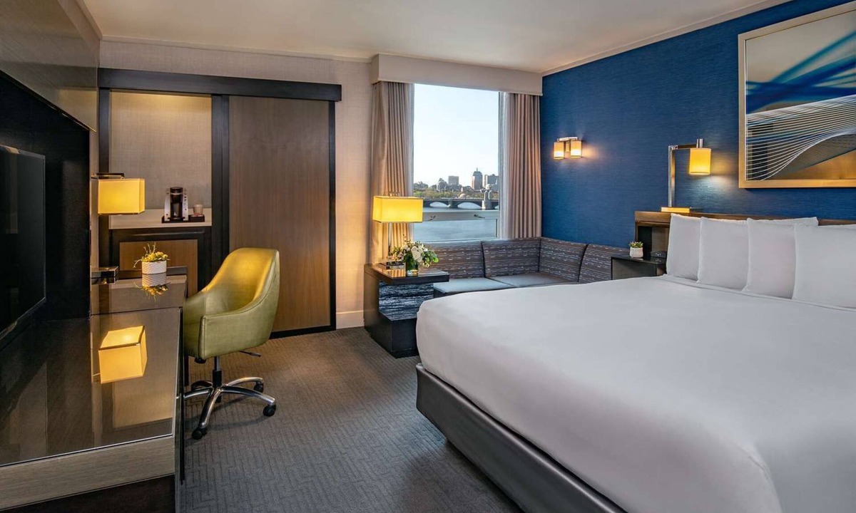 East Cambridge Hotel | Nice Unit w/Balcony | Outside River Views