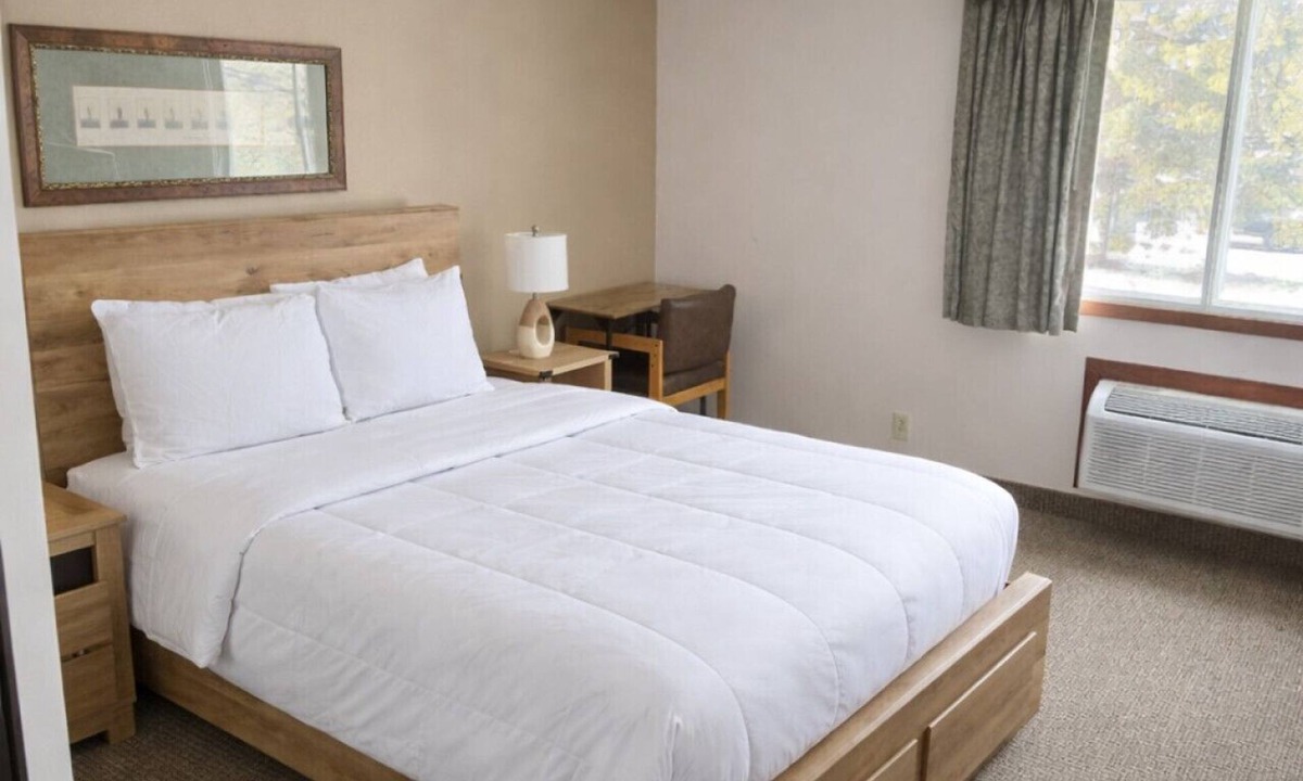 Nisswa Bed & Breakfast | Nisswa Hotel & Suites|Margaret Lake Single Queen