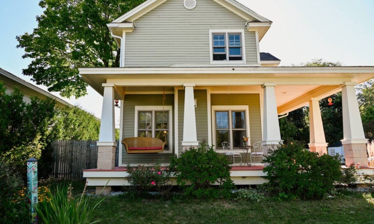 Leland House | Nonna`s of Leland Michigan