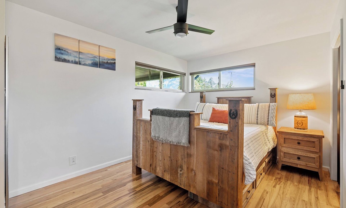 McCandless Township House | North Park Retreat 15min-Pittsburgh Smart Home