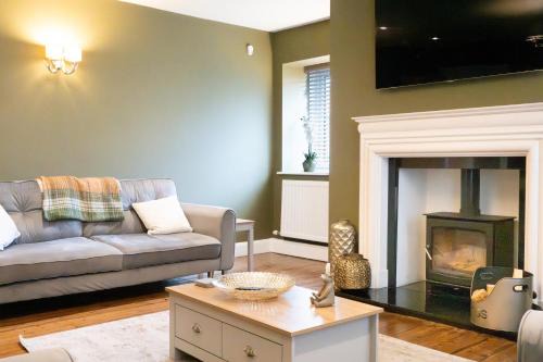 Tweedmouth House | Northern Hideaways, Brown Bear House