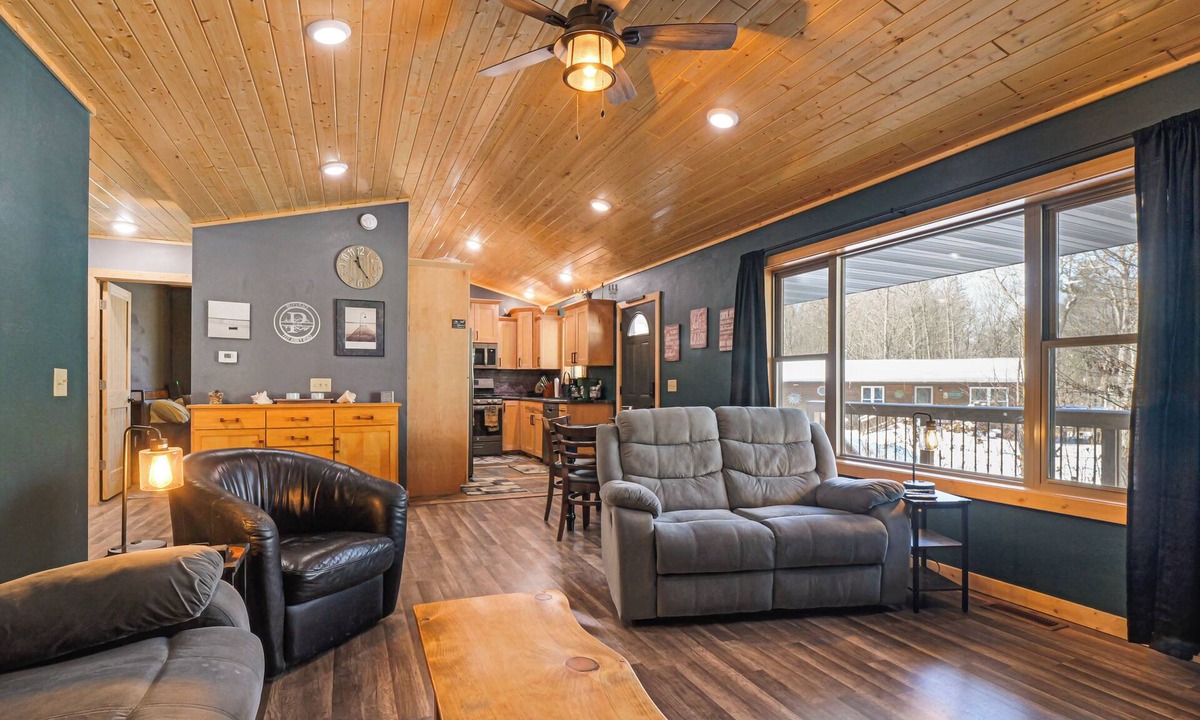 Stone Lake Cottage | Northwoods Escape: Relaxing Retreat w/Deck