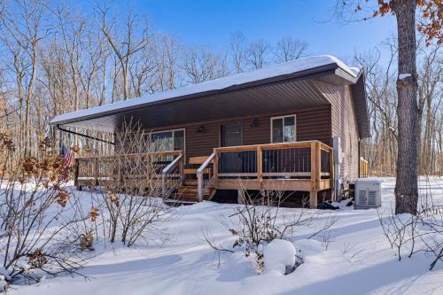 Stone Lake House | Northwoods Escape: Relaxing Retreat w/Deck
