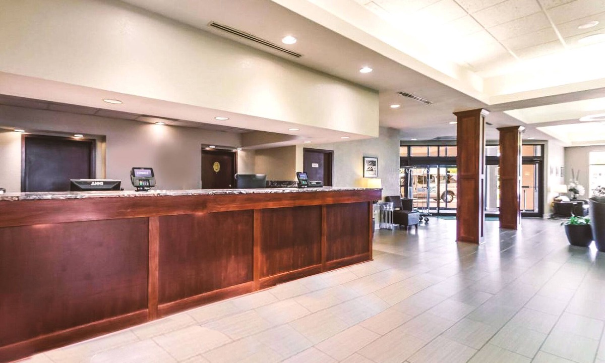 Milwaukee Hotel | Norwood Inn & Suites Milwaukee
