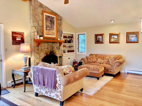 Carroll Villa | O3 Bretton Woods Cottage on beginner ski trail Perfect location for all seasons