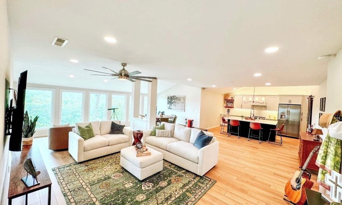 Bronston Condo | Oasis at the Lake with Stunning View of Lake Cumberland, Woodson Bend Resort.