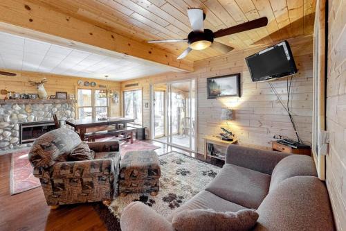 Lac du Flambeau House | Oberland Retreat