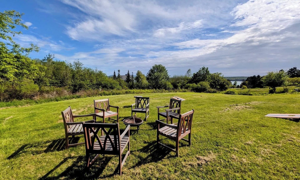 Marlboro House | Ocean House - 2 Min Walk to Beach, 1 Dog